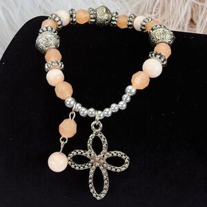 Multicolored Silvertone lightweight costume stretch charm bracelet